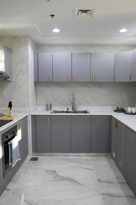 Deal!!! Brand New 1 Bed Condo In The Heart Of Dubai Marina Екстер'єр фото
